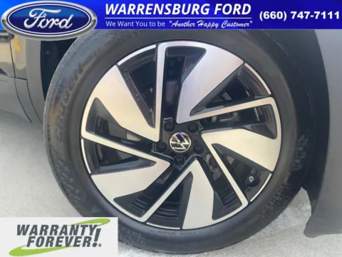 Photos of 2024 Volkswagen Atlas 2.0T SE w/Technology for sale in Warrensburg, MO at Warrensburg Ford
