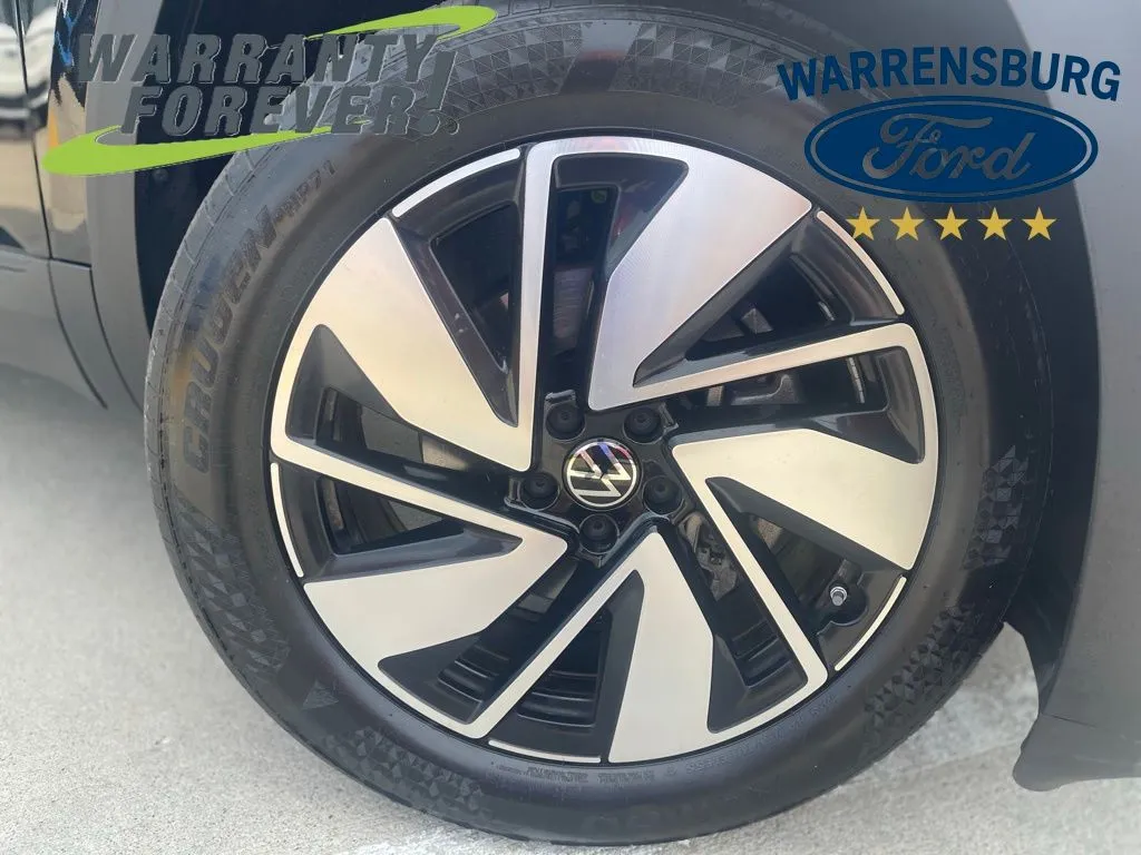 Used 2024 Volkswagen Atlas SE w/Tech with VIN 1V2WR2CA8RC516553 for sale in Kansas City