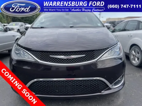 Photos of 2017 Chrysler Pacifica Limited for sale in Warrensburg, MO at Warrensburg Ford