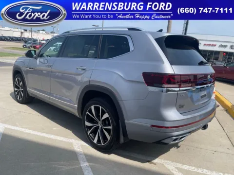 More photos of 2024 Volkswagen Atlas 2.0T SEL Premium R-Line at Warrensburg Ford, MO