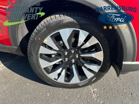 Photos of 2025 Ford Explorer Platinum for sale in Warrensburg, MO at Warrensburg Ford
