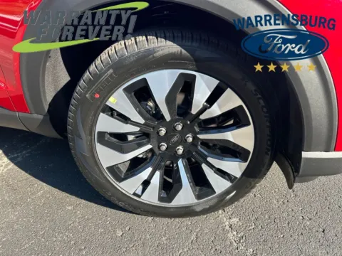 Photos of 2025 Ford Explorer Platinum for sale in Warrensburg, MO at Warrensburg Ford