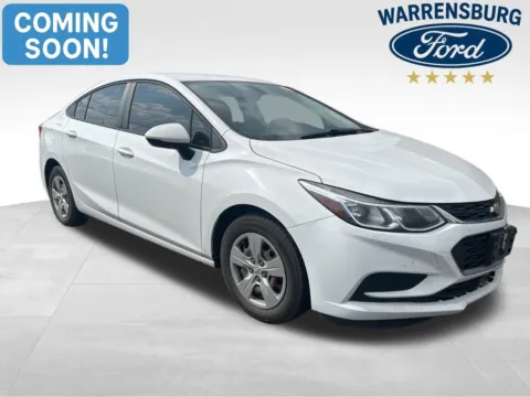 White 2018 Chevrolet Cruze LS for sale in Warrensburg, MO