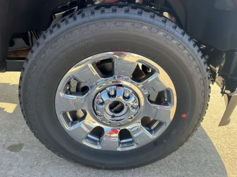 More photos of 2026 Ford F-350SD Lariat at Warrensburg Ford, MO