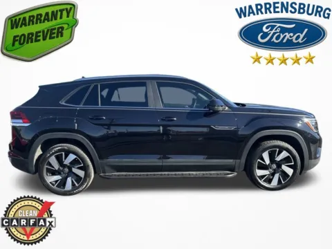 Another view of 2024 Volkswagen Atlas Cross Sport 2.0T SE w/Technology for sale in Warrensburg, MO at Warrensburg Ford