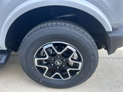 More photos of 2025 Ford Bronco Outer Banks at Warrensburg Ford, MO