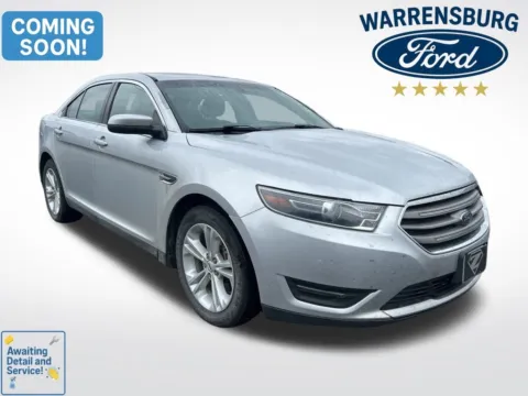 Silver 2018 Ford Taurus SEL for sale in Warrensburg, MO