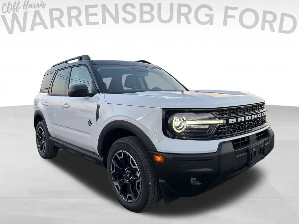 White 2025 Ford Bronco Sport Outer Banks for sale in Warrensburg, MO