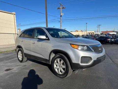 Silver 2013 Kia Sorento LX for sale in Warrensburg, MO