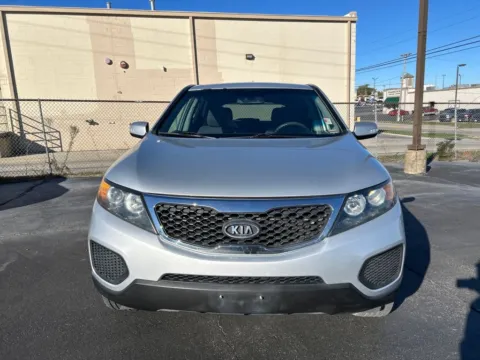 Photos of 2013 Kia Sorento LX for sale in Warrensburg, MO at Warrensburg Ford