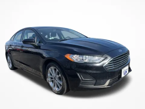 Black 2020 Ford Fusion SE for sale in Warrensburg, MO