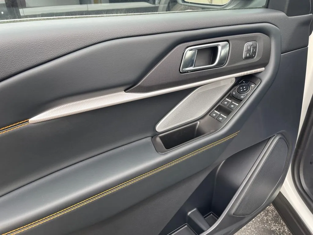 2026 Ford Explorer Tremor - Photo 11
