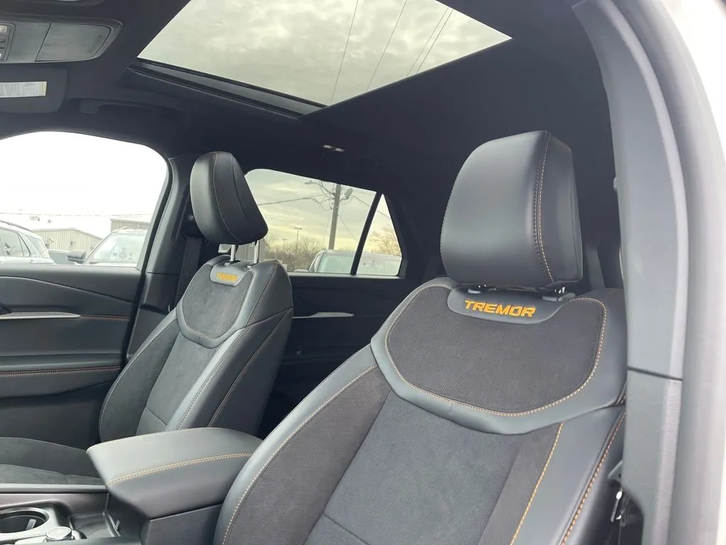 2026 Ford Explorer Tremor - Photo 15
