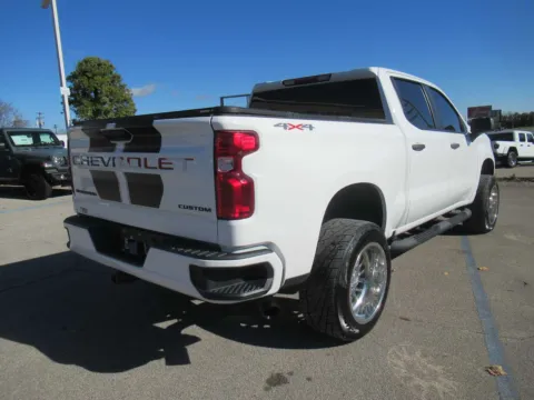 More photos of 2022 Chevrolet Silverado 1500 Custom at Farris Motor - Jefferson City, TN