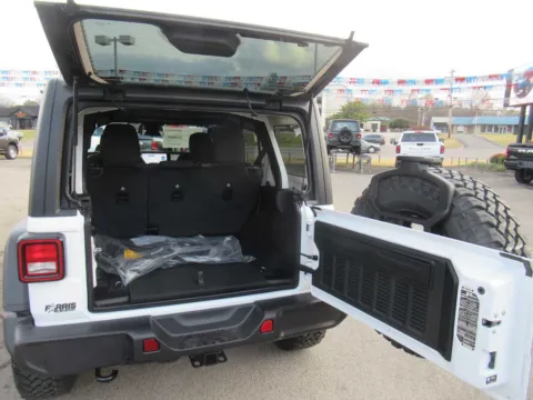 More photos of 2026 Jeep Wrangler Willys at Farris Motor Company - Jefferson City, TN