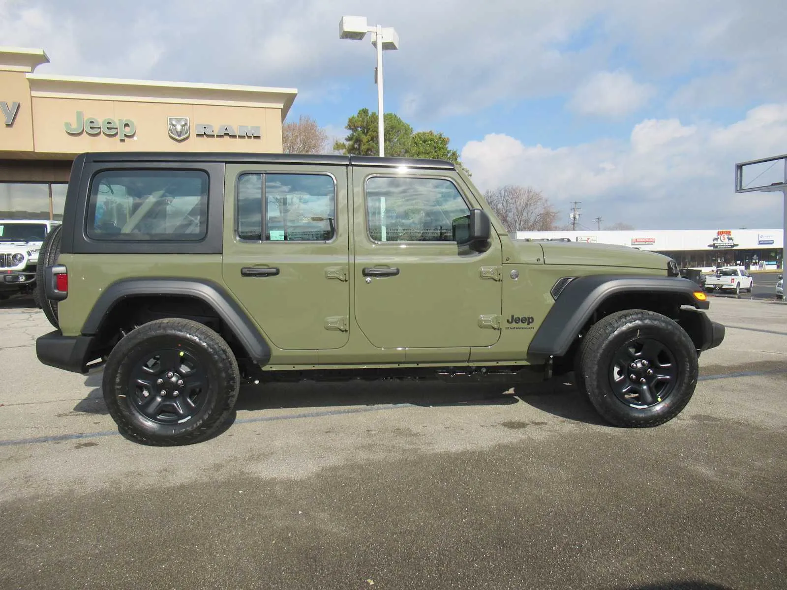 2026 Jeep Wrangler 4-Door Sport - Photo 8
