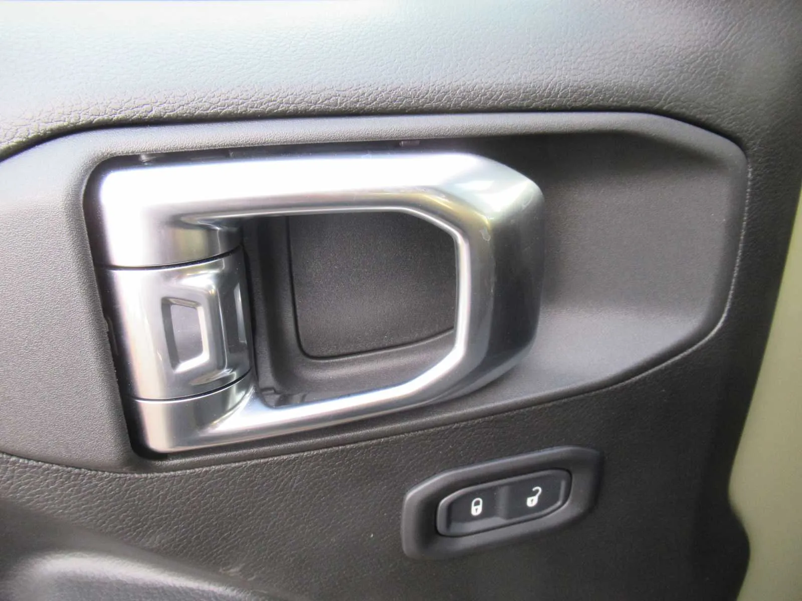 2026 Jeep Wrangler 4-Door Sport - Photo 18