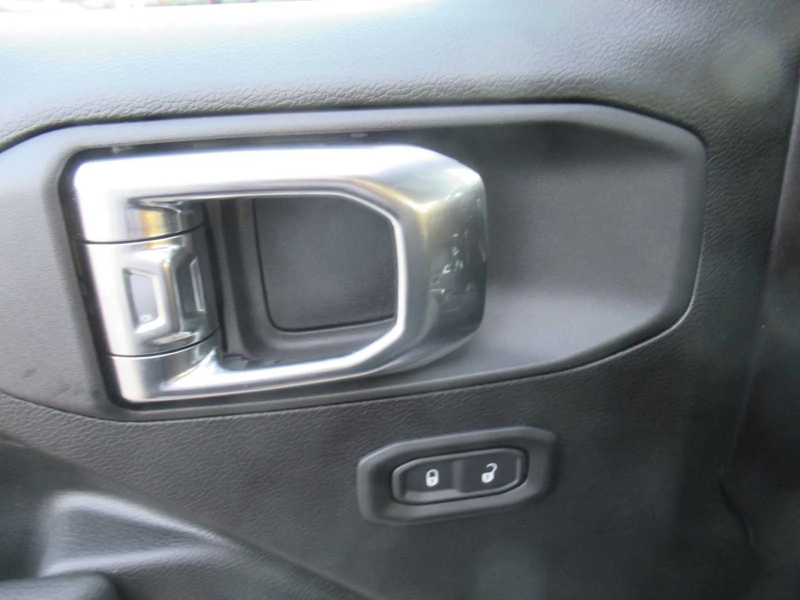 2026 Jeep Wrangler 4-Door Sport - Photo 17