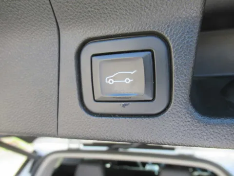 More photos of 2019 GMC Acadia SLT at Farris Motor Company - Jefferson City, TN