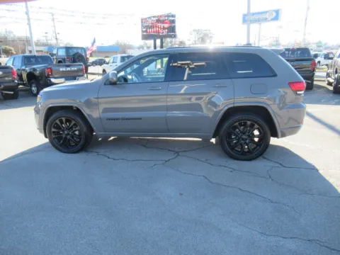 Photos of 2020 Jeep Grand Cherokee Altitude for sale in Jefferson City, TN at Farris Motor Company - Jefferson City