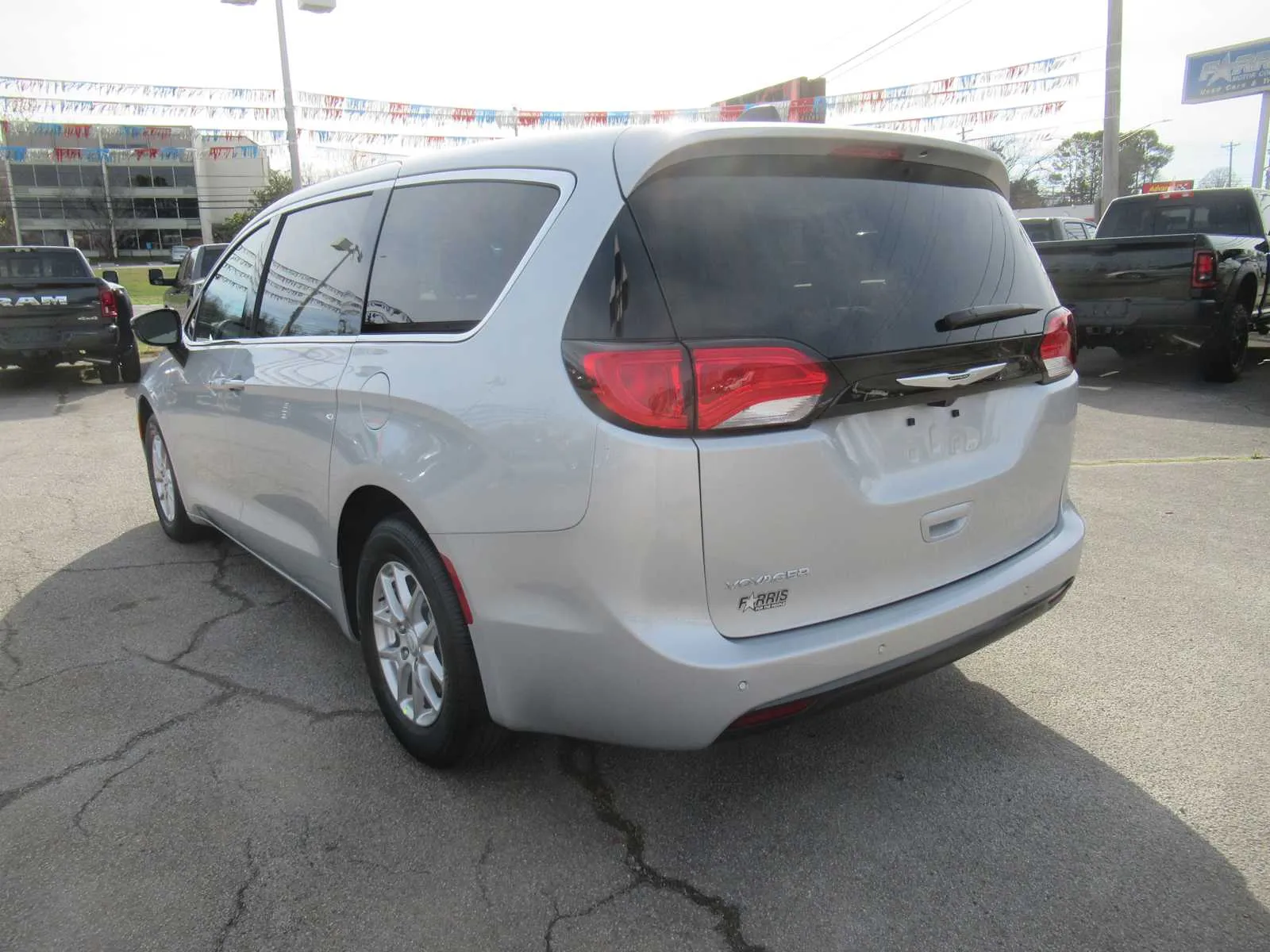2026 Chrysler Voyager LX - Photo 3