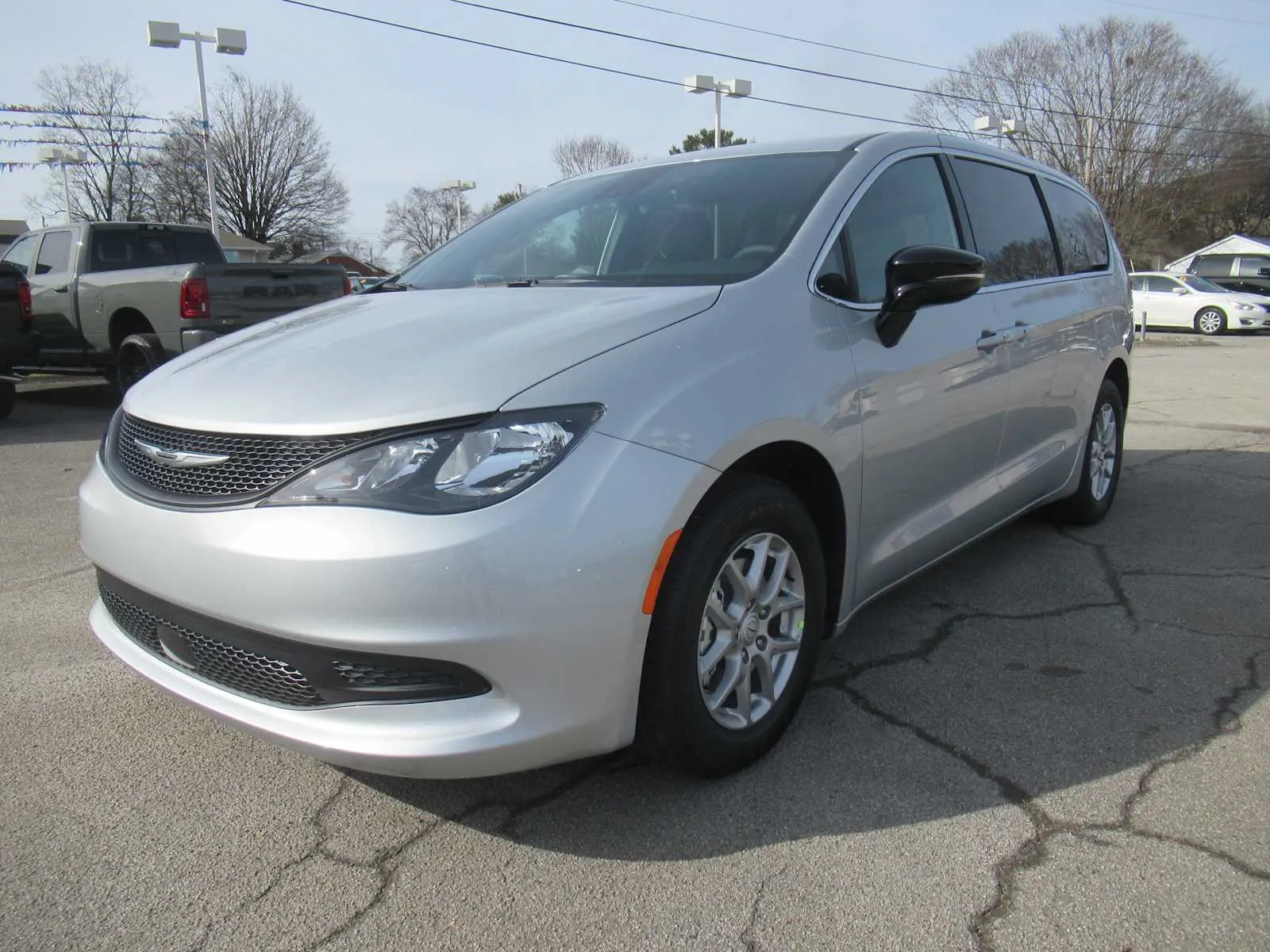 2026 Chrysler Voyager LX's photo