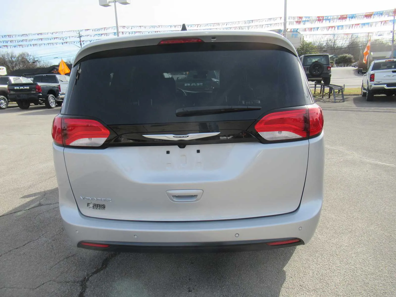 2026 Chrysler Voyager LX - Photo 4
