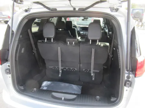 More photos of 2026 Chrysler Voyager LX at Farris Motor Company - Jefferson City, TN