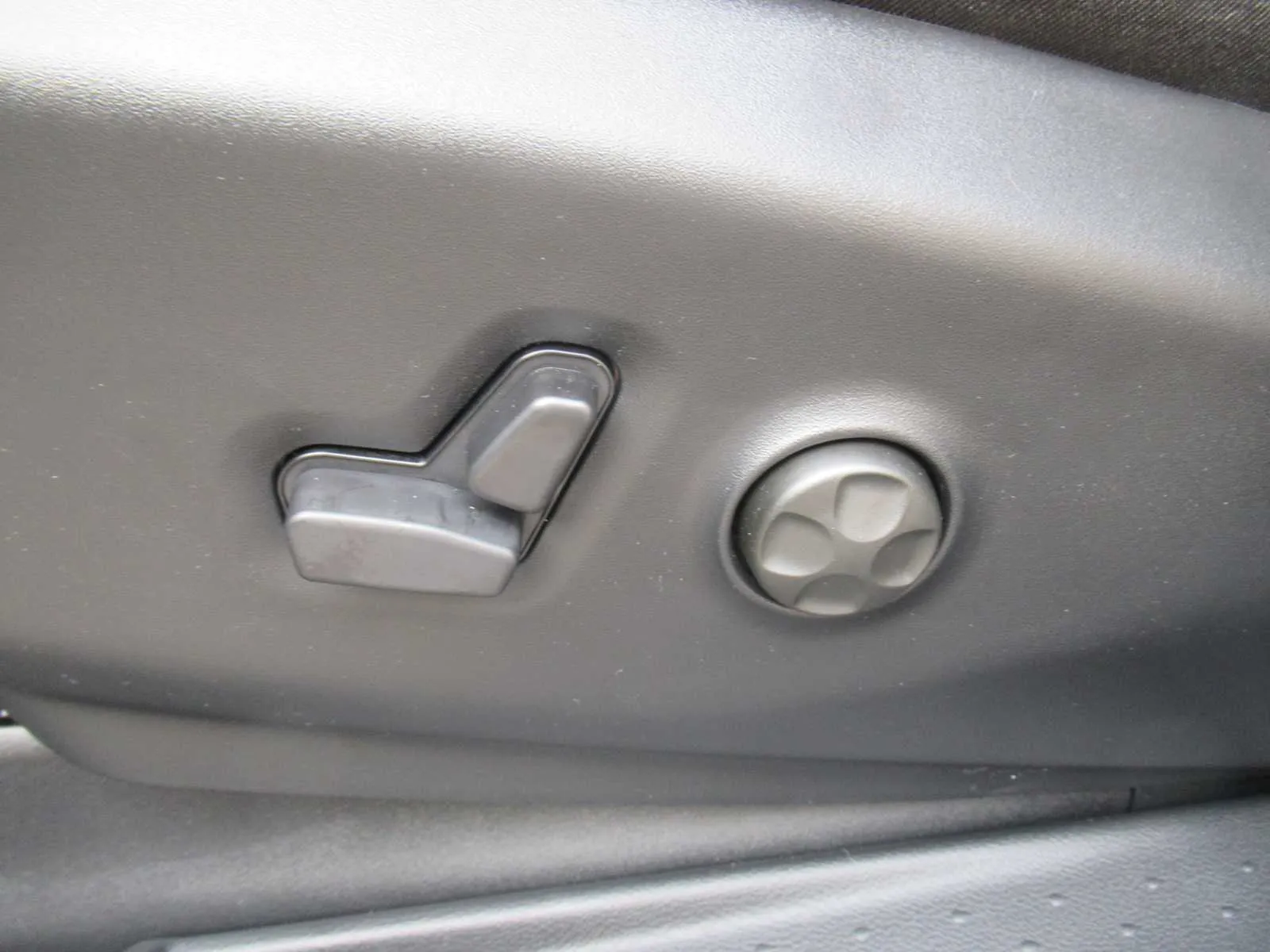 2026 Chrysler Voyager LX - Photo 17