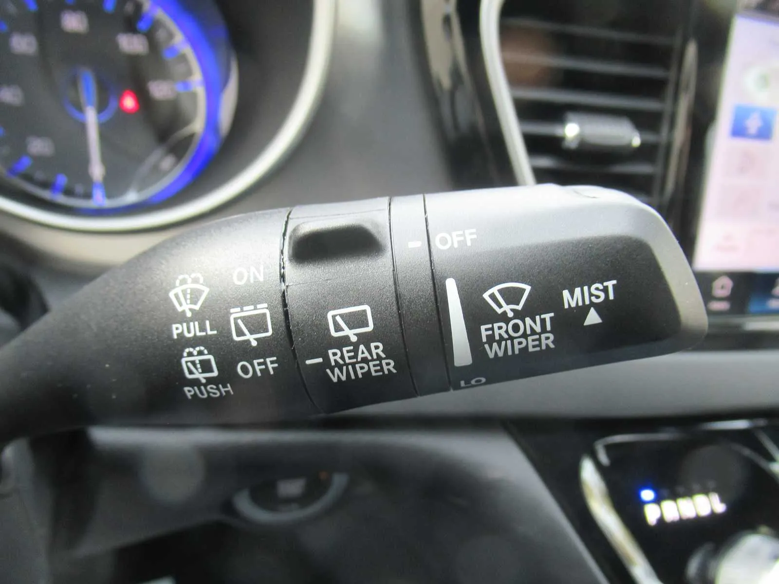 2026 Chrysler Voyager LX - Photo 23
