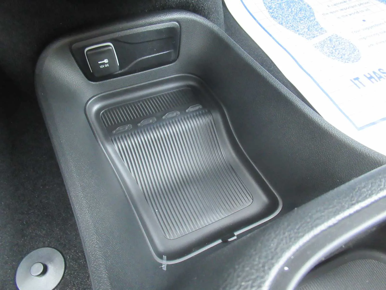 2026 Chrysler Voyager LX - Photo 31