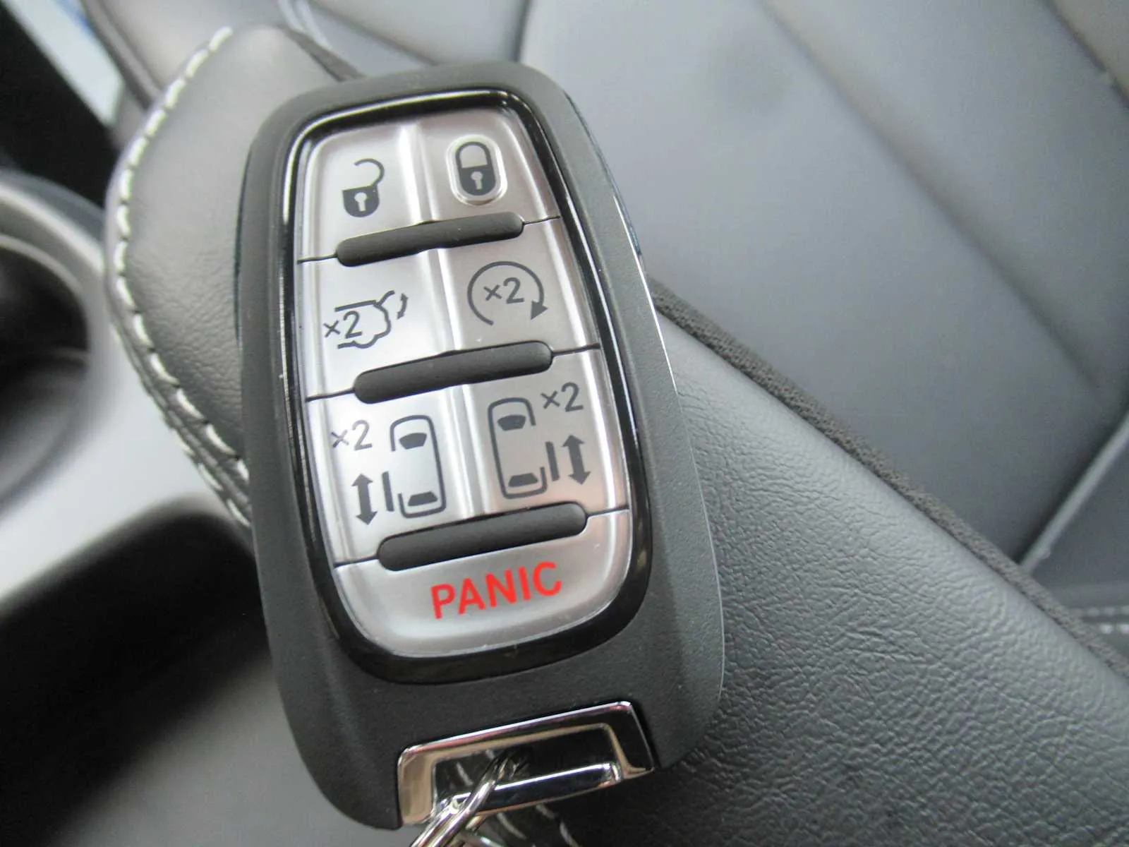 2026 Chrysler Voyager LX - Photo 33