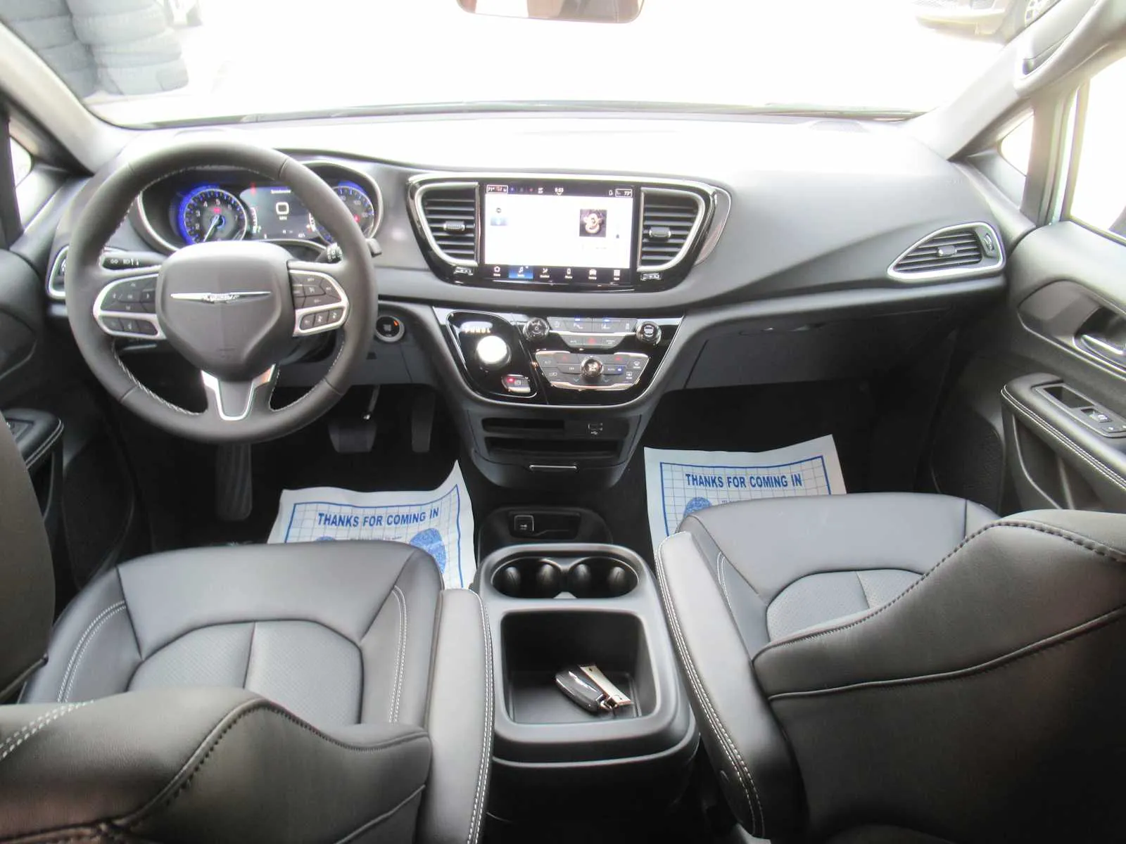 2026 Chrysler Voyager LX - Photo 37