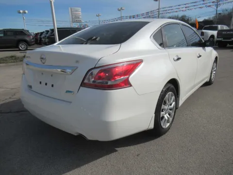 More photos of 2013 Nissan Altima 2.5 S at Farris Motor Company - Jefferson City, TN