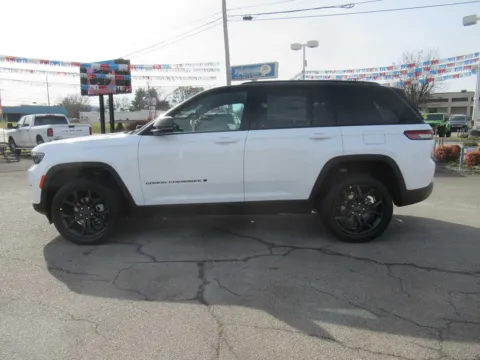 Photos of 2025 Jeep Grand Cherokee Limited for sale in Jefferson City, TN at Farris Motor Company - Jefferson City