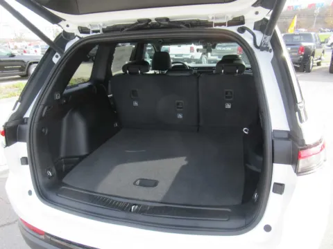 More photos of 2025 Jeep Grand Cherokee Limited at Farris Motor Company - Jefferson City, TN