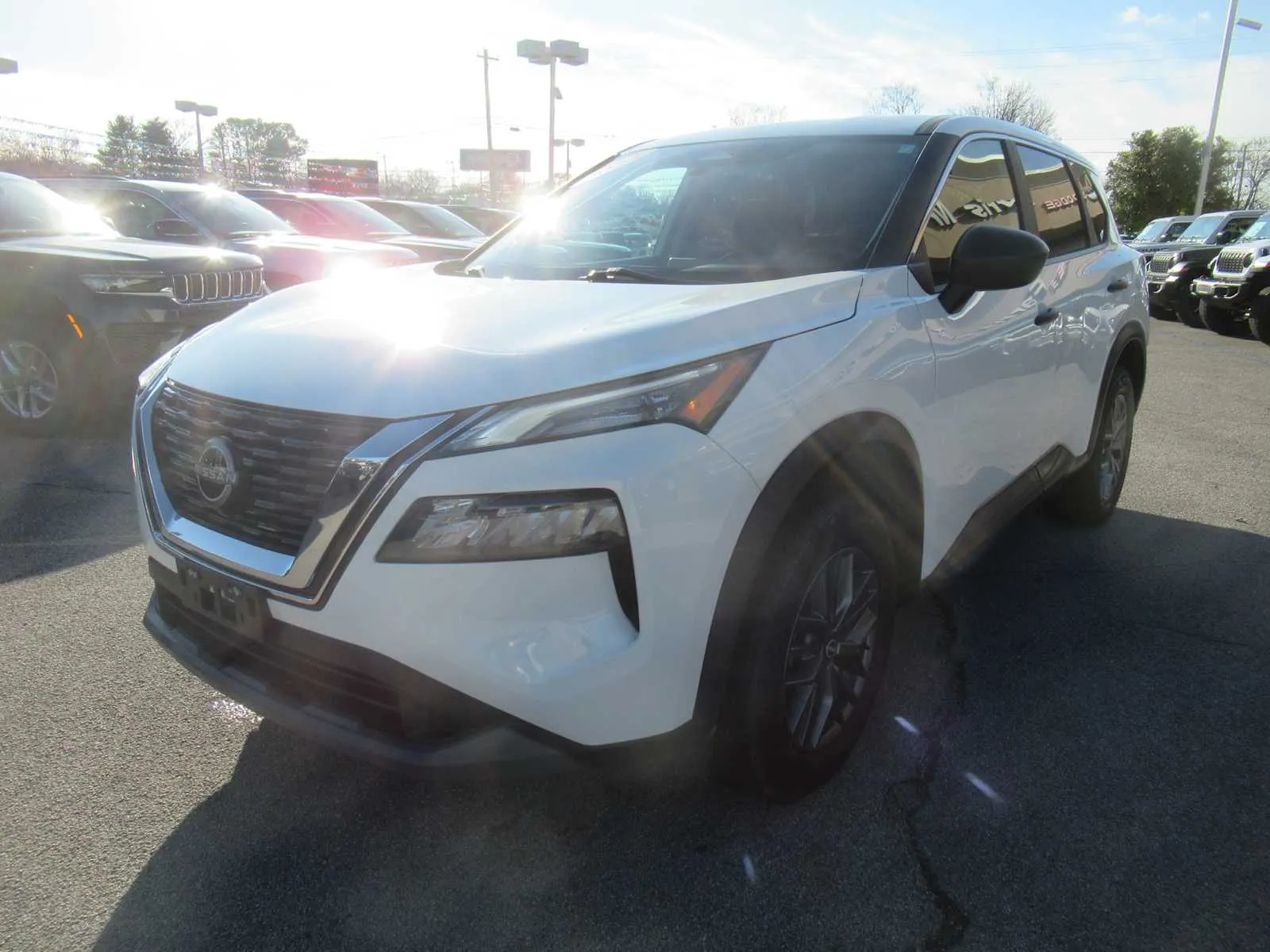 White 2023 Nissan Rogue S for sale in Jefferson City, TN