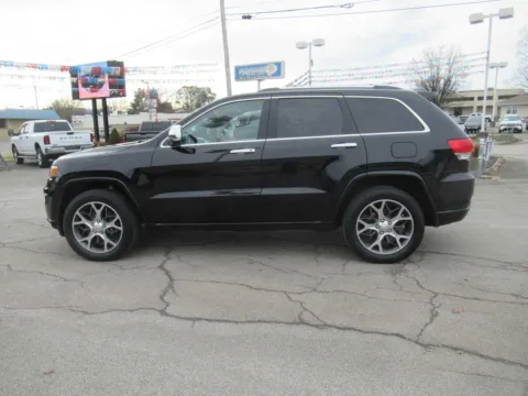 Photos of 2019 Jeep Grand Cherokee Overland for sale in Jefferson City, TN at Farris Motor Company - Jefferson City
