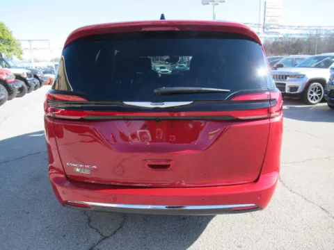 More photos of 2026 Chrysler Pacifica Select at Farris Motor Company - Jefferson City, TN