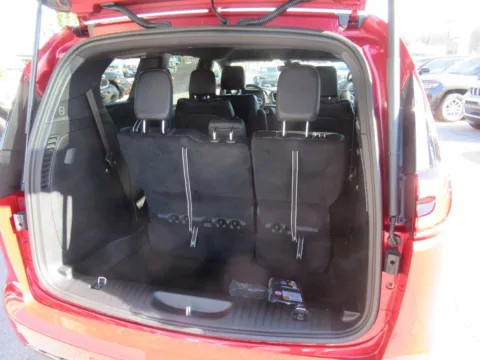 More photos of 2026 Chrysler Pacifica Select at Farris Motor Company - Jefferson City, TN