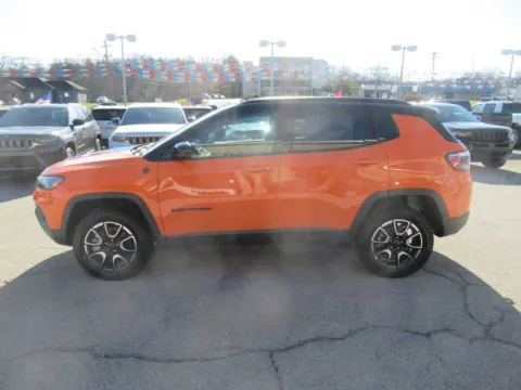 Photos of 2026 Jeep Compass Trailhawk for sale in Jefferson City, TN at Farris Motor Company - Jefferson City