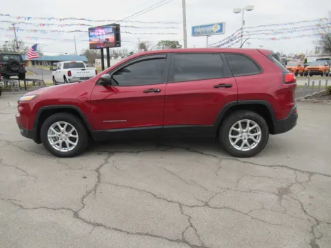 Photos of 2017 Jeep Cherokee Sport for sale in Jefferson City, TN at Farris Motor Company - Jefferson City