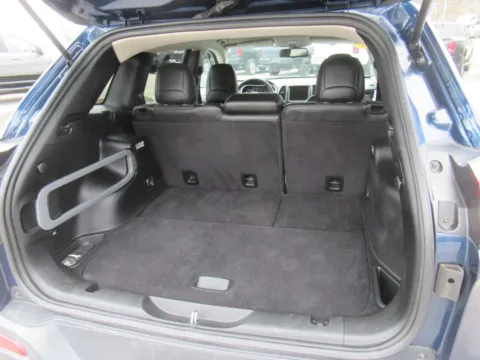 More photos of 2018 Jeep Cherokee Latitude Plus at Farris Motor Company - Jefferson City, TN