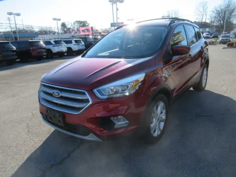 Red 2017 Ford Escape SE for sale in Jefferson City, TN