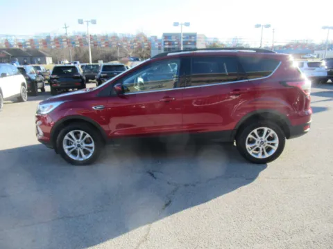 Photos of 2017 Ford Escape SE for sale in Jefferson City, TN at Farris Motor Company - Jefferson City