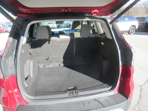 More photos of 2017 Ford Escape SE at Farris Motor Company - Jefferson City, TN