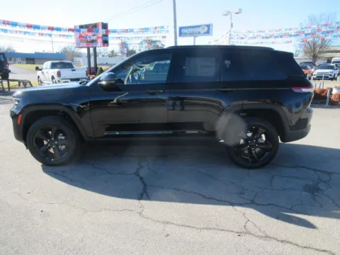 Photos of 2025 Jeep Grand Cherokee Limited for sale in Jefferson City, TN at Farris Motor Company - Jefferson City