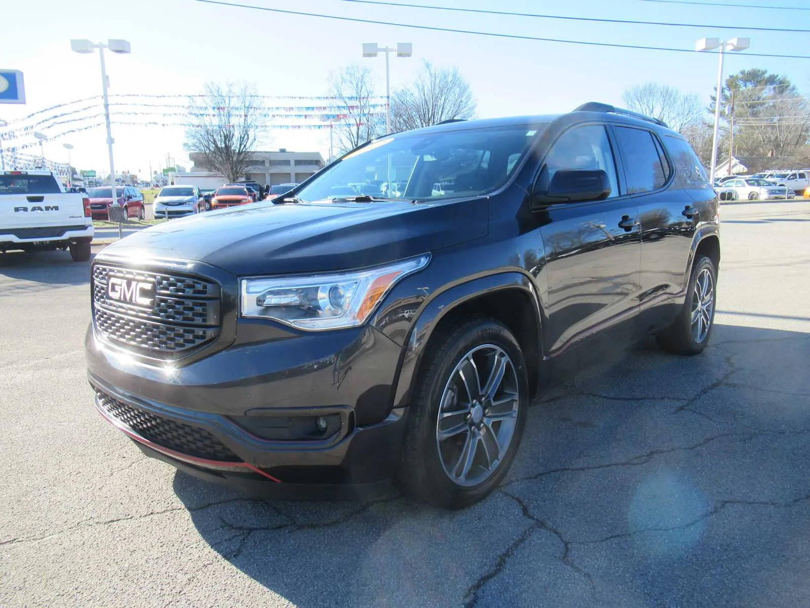 2019 GMC Acadia Denali's photo