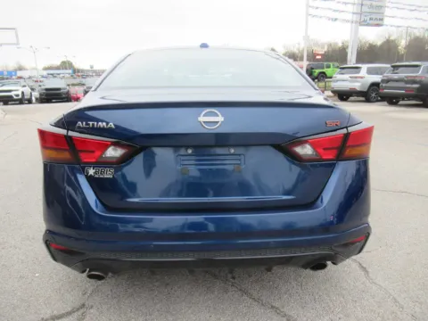 More photos of 2023 Nissan Altima 2.5 SR at Farris Motor Company - Jefferson City, TN