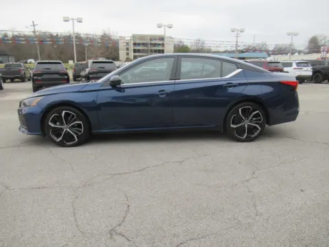 Photos of 2023 Nissan Altima 2.5 SR for sale in Jefferson City, TN at Farris Motor Company - Jefferson City